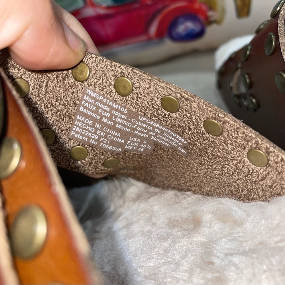 Scoop Women's Brown Studded Faux Shearling Double Strap Sandals Size 9 - Picture 9 of 12